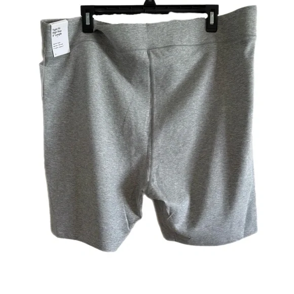 Nike Heather Gray High-Rise Tight Fit 8” Shorts NWT - Picture 3 of 9